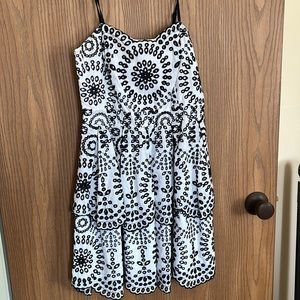 Black and white express dress. Size 2